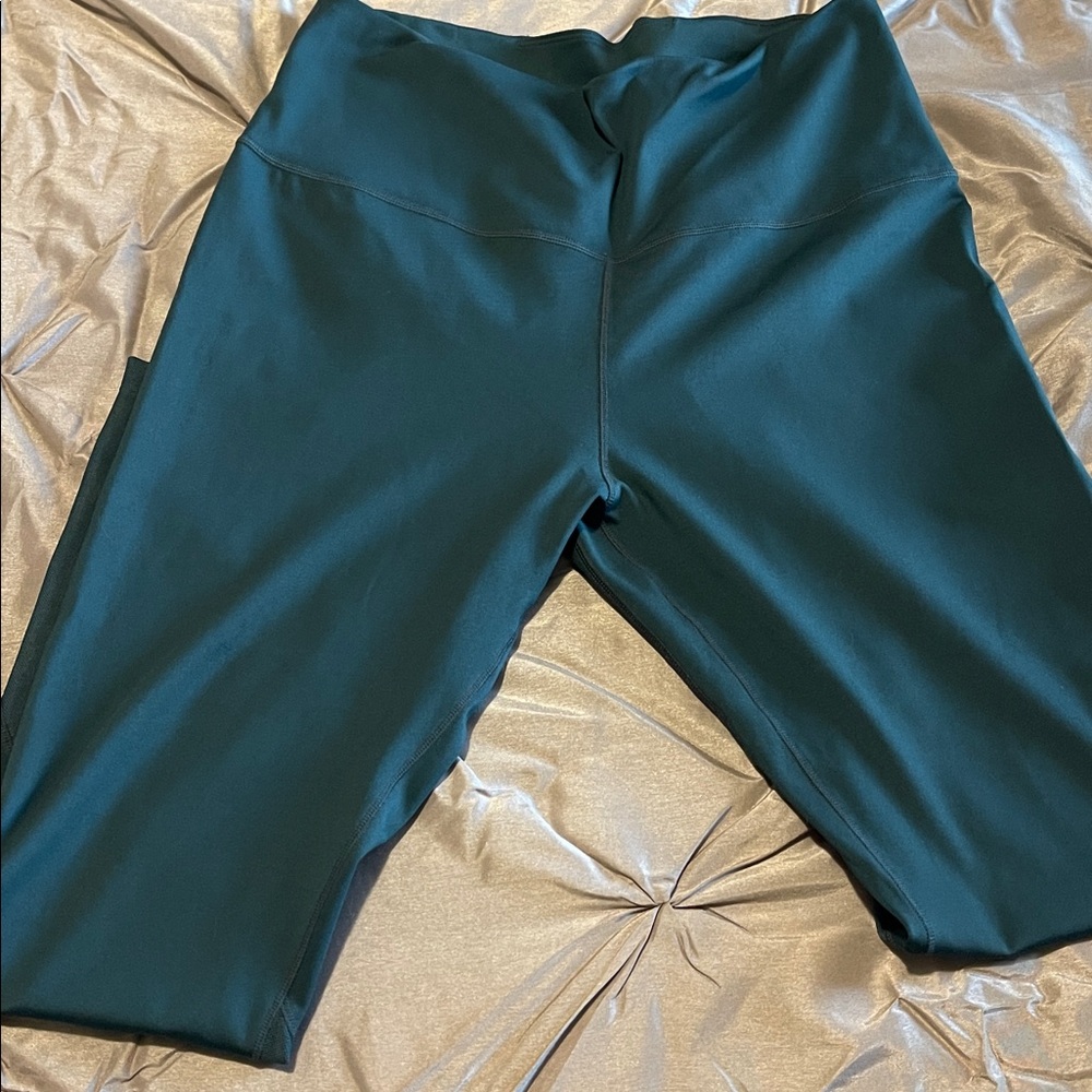 Nike Green 7/8 Leggings - Picture 2 of 7